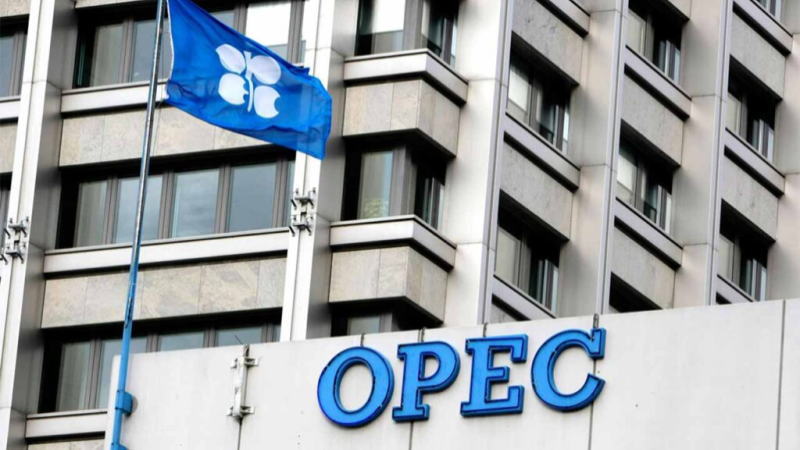 美国能源全球石油需求将在2021年下半年强劲反弹，但欧佩克(OPEC)的最新分析显示，对原油的需求将低于此前预期，这为沙特阿拉伯在4月份之前不放松减产的决定提供了一些支持。报署(US Energy Information Administration)在最新发布的月度短期能源展望中，上调了对原油价格的预测，因第一季度供应前景趋紧